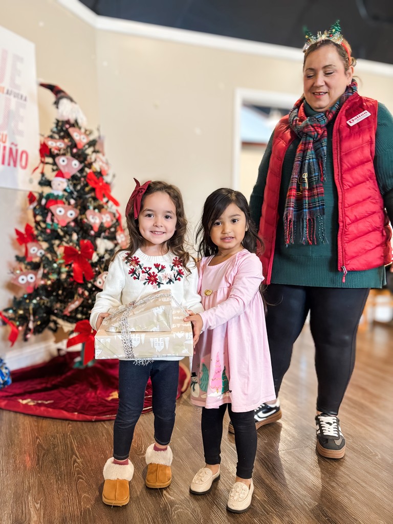 Holiday Joy with Our Little Cats! ✨🎄 Our Little Cats students have been busy celebrating the holiday season through stories, art, and meaningful conversations! From learning how arctic animals prepare for winter to exploring Christmas traditions from around the world, students enjoyed a week full of discovery and cheer. The celebration wrapped up with a read-aloud of Olivia Helps with Christmas, a creative art activity, festive fellowship, and even a special visit from the North Pole—complete with a keepsake ornament for each student. It was a joyful way to close out the season and create lasting memories for our Little Cats! ❤️