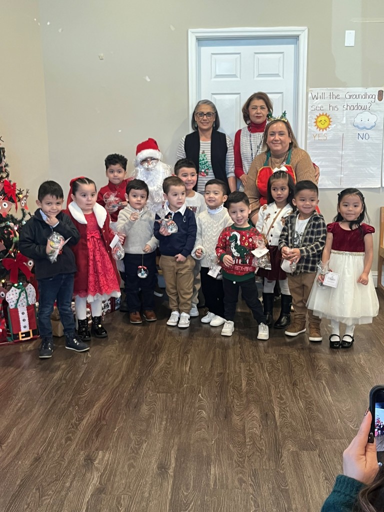 Holiday Joy with Our Little Cats! ✨🎄 Our Little Cats students have been busy celebrating the holiday season through stories, art, and meaningful conversations! From learning how arctic animals prepare for winter to exploring Christmas traditions from around the world, students enjoyed a week full of discovery and cheer. The celebration wrapped up with a read-aloud of Olivia Helps with Christmas, a creative art activity, festive fellowship, and even a special visit from the North Pole—complete with a keepsake ornament for each student. It was a joyful way to close out the season and create lasting memories for our Little Cats! ❤️