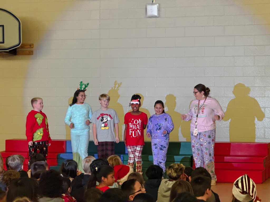 students at the holiday sing-a-long! 