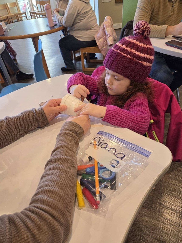 Our Little Cats have been busy learning all about winter and the exciting changes the season brings! ❄️🐾 This week, students explored the tradition of Groundhog Day and discovered how groundhogs are said to predict the weather—will winter stick around for six more weeks, or is spring on the way? To build early literacy skills, students enjoyed The Grumpy Groundhog, a playful story about a groundhog who didn’t want to wake up from his long winter nap. The story sparked great conversations about seasonal changes and storytelling. During small-group STEM activities, our Little Cats became light and shadow investigators! They explored how sunlight creates shadows, observed weather conditions, and made predictions about whether the groundhog would see his shadow. Students worked together to chart results, compare votes, and build early science, math, and inquiry skills along the way. Hands-on learning made winter exploration extra fun this week! 🌤️📚🔬