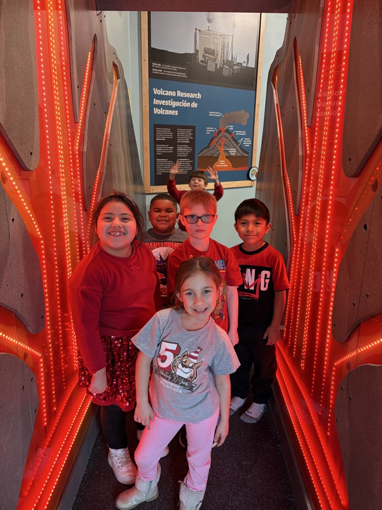 A picture of a group students 