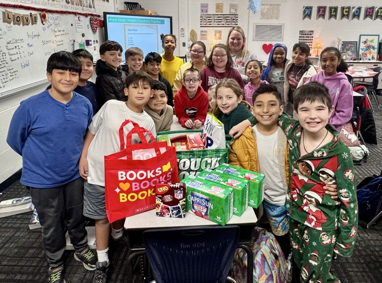Mrs. Stacy’s 4th grade class with their prize