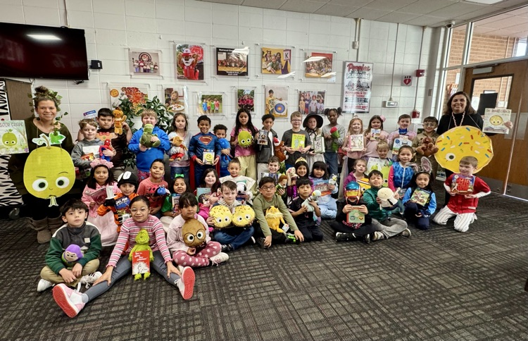 Mrs. Santiago & Mrs. Chitwood’s classes dressing up for book character day 