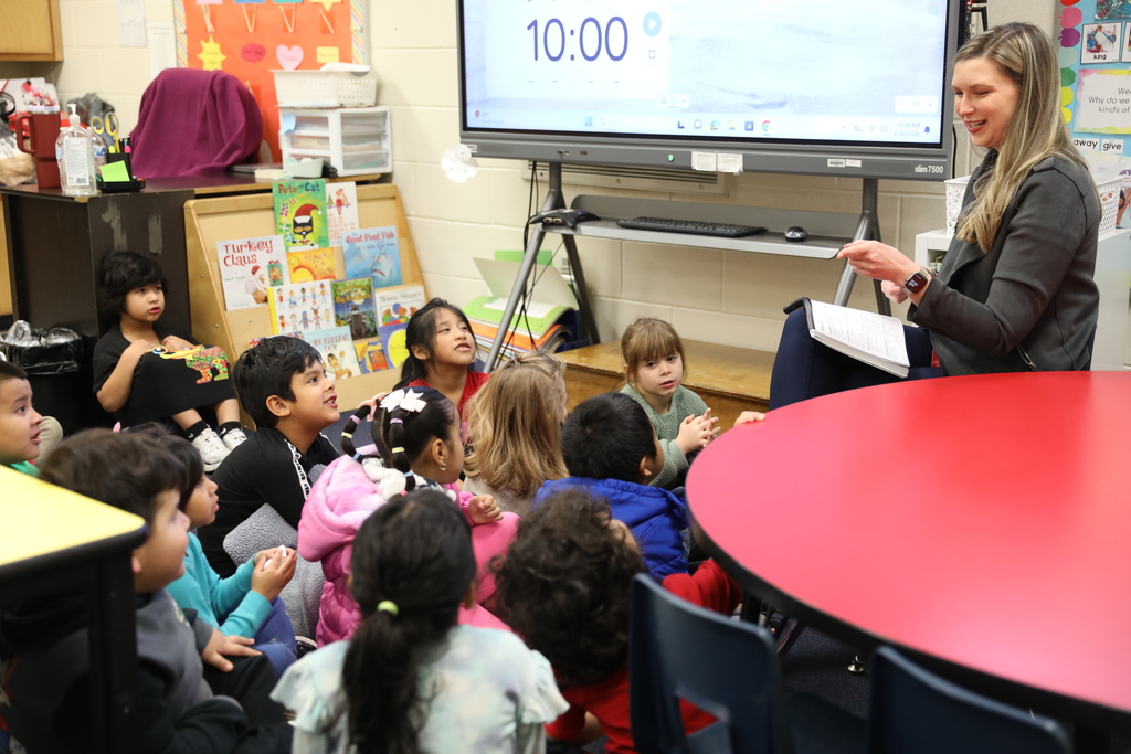 Classroom Spotlight ✨  In Nancy Goble’s classroom at Blue Ridge School, students are building strong early literacy skills through a Heggerty phonemic awareness lesson! From rhyming and sound isolation to blending, segmenting, and hands-on motions, these multi-sensory activities help build a strong foundation for reading—one sound at a time.
