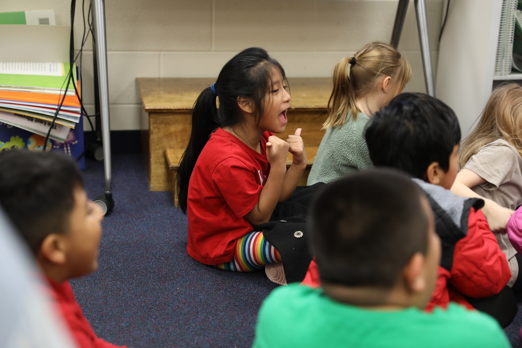 Classroom Spotlight ✨  In Nancy Goble’s classroom at Blue Ridge School, students are building strong early literacy skills through a Heggerty phonemic awareness lesson! From rhyming and sound isolation to blending, segmenting, and hands-on motions, these multi-sensory activities help build a strong foundation for reading—one sound at a time.