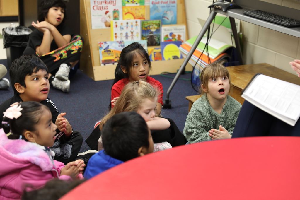 Classroom Spotlight ✨  In Nancy Goble’s classroom at Blue Ridge School, students are building strong early literacy skills through a Heggerty phonemic awareness lesson! From rhyming and sound isolation to blending, segmenting, and hands-on motions, these multi-sensory activities help build a strong foundation for reading—one sound at a time.