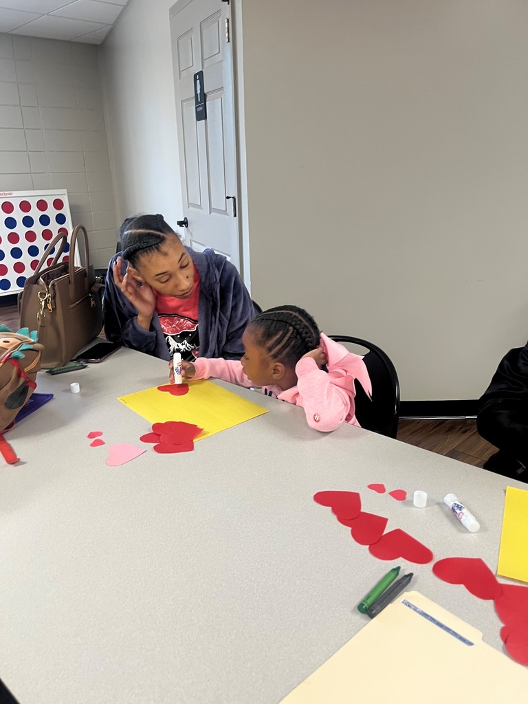 Last Wednesday, the Little Cats program hosted its first Pop-Up Class at the Beechland Resource Center, welcoming 17 future Little Cats students and their families!