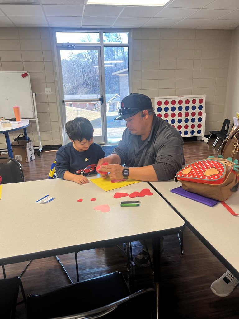 Last Wednesday, the Little Cats program hosted its first Pop-Up Class at the Beechland Resource Center, welcoming 17 future Little Cats students and their families!