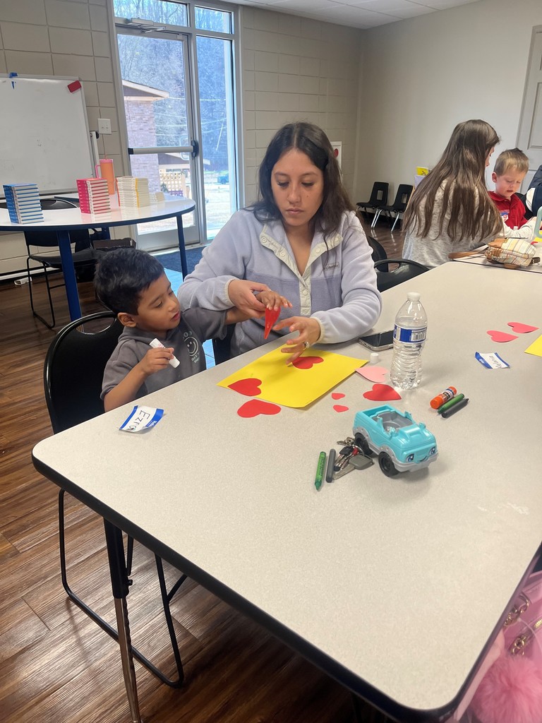 Last Wednesday, the Little Cats program hosted its first Pop-Up Class at the Beechland Resource Center, welcoming 17 future Little Cats students and their families!