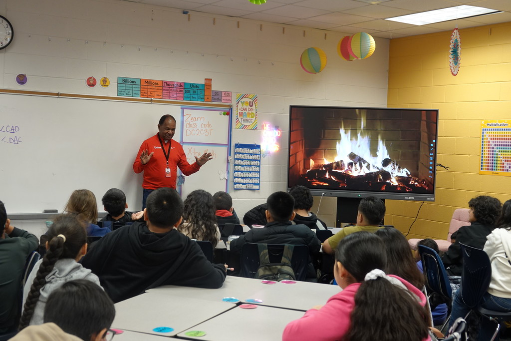 Park Creek School was proud to welcome members of our community into their classrooms to read with students in celebration of Black History Month! 📚✨ Thank you to everyone who took the time to share powerful stories, meaningful conversations, and your love of reading with our students. Your presence made a lasting impact and helped bring history to life in such a special way. We are so grateful for your partnership and support!