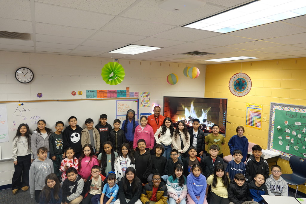 Park Creek School was proud to welcome members of our community into their classrooms to read with students in celebration of Black History Month! 📚✨ Thank you to everyone who took the time to share powerful stories, meaningful conversations, and your love of reading with our students. Your presence made a lasting impact and helped bring history to life in such a special way. We are so grateful for your partnership and support!