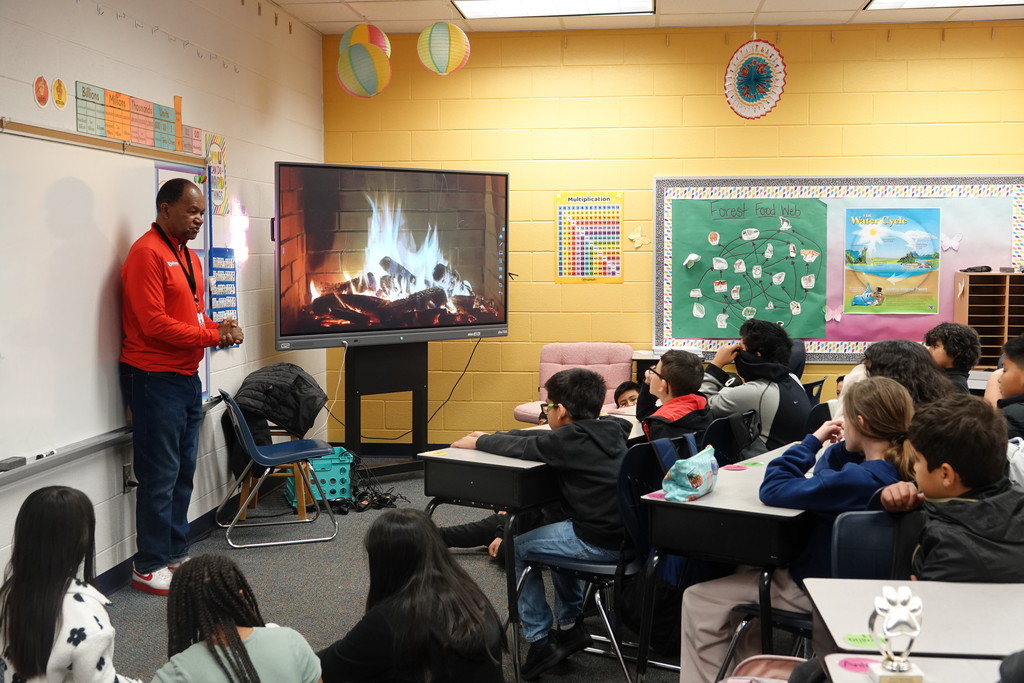 Park Creek School was proud to welcome members of our community into their classrooms to read with students in celebration of Black History Month! 📚✨ Thank you to everyone who took the time to share powerful stories, meaningful conversations, and your love of reading with our students. Your presence made a lasting impact and helped bring history to life in such a special way. We are so grateful for your partnership and support!