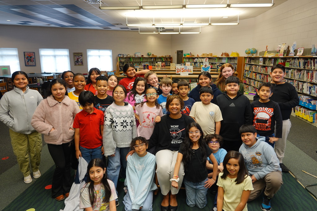 Park Creek School was proud to welcome members of our community into their classrooms to read with students in celebration of Black History Month! 📚✨ Thank you to everyone who took the time to share powerful stories, meaningful conversations, and your love of reading with our students. Your presence made a lasting impact and helped bring history to life in such a special way. We are so grateful for your partnership and support!