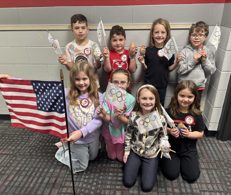 Second grade with their potatoes athletes 