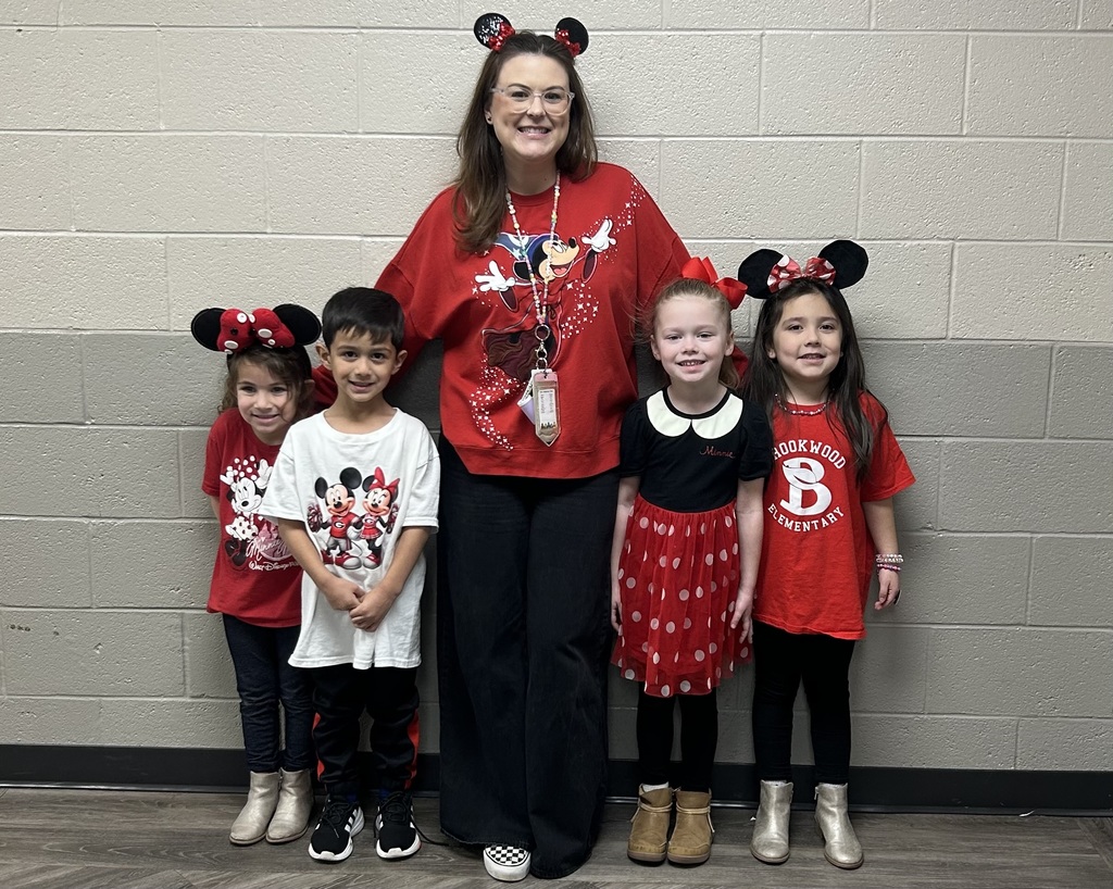 students dressed up for TDA Homecoming