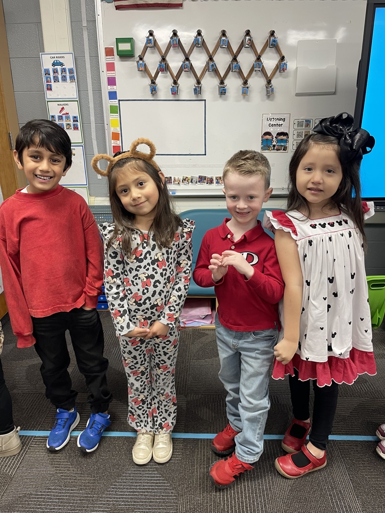 students dressed up for TDA Homecoming