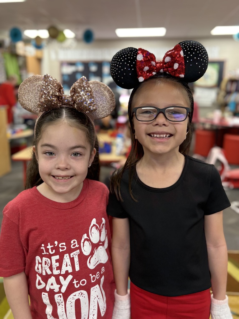 students dressed up for TDA Homecoming