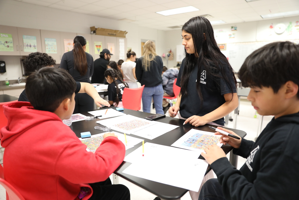 Park Creek School STEM Explorers had an amazing time visiting The Dalton Academy! 🔬✨ Students participated in a variety of engaging, hands-on STEM activities—many of which were created and led by Academy students. It was a fantastic day of collaboration, creativity, and learning in action. We love seeing our future innovators inspiring one another!