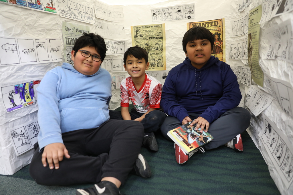 At Park Creek School, students are celebrating Read Across America Week in the most imaginative way! 📚  Art Teacher Adam Sanford teamed up with Media Specialist Hannah Higgins to transform the media center into cozy “book caves” designed and created by students. Each grade level selected a book theme, and during art class, students brought their caves to life with creative interiors inspired by their chosen stories.  To complete the experience, themed books were placed inside each cave, giving students the perfect spot to dive into a new adventure and celebrate the joy of reading!