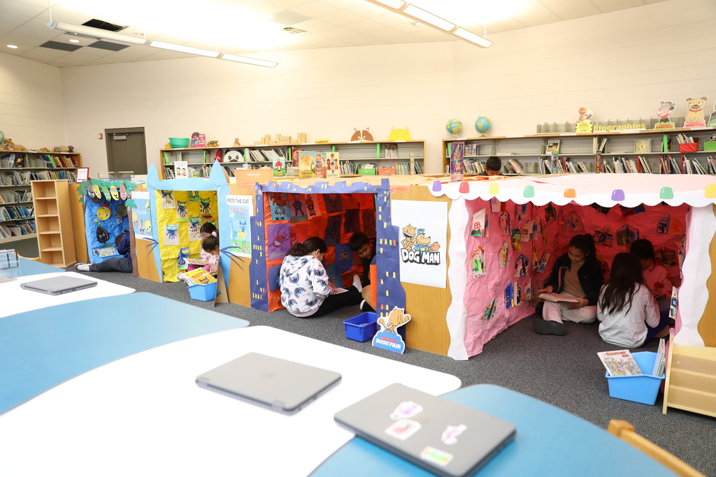 At Park Creek School, students are celebrating Read Across America Week in the most imaginative way! 📚  Art Teacher Adam Sanford teamed up with Media Specialist Hannah Higgins to transform the media center into cozy “book caves” designed and created by students. Each grade level selected a book theme, and during art class, students brought their caves to life with creative interiors inspired by their chosen stories.  To complete the experience, themed books were placed inside each cave, giving students the perfect spot to dive into a new adventure and celebrate the joy of reading!