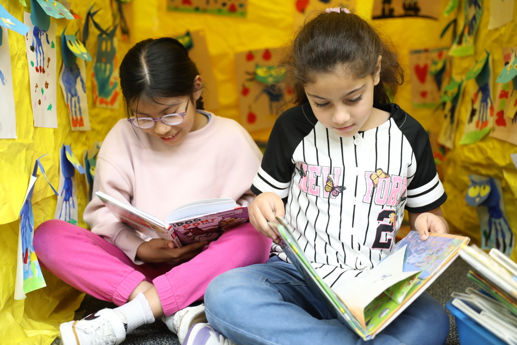 At Park Creek School, students are celebrating Read Across America Week in the most imaginative way! 📚  Art Teacher Adam Sanford teamed up with Media Specialist Hannah Higgins to transform the media center into cozy “book caves” designed and created by students. Each grade level selected a book theme, and during art class, students brought their caves to life with creative interiors inspired by their chosen stories.  To complete the experience, themed books were placed inside each cave, giving students the perfect spot to dive into a new adventure and celebrate the joy of reading!