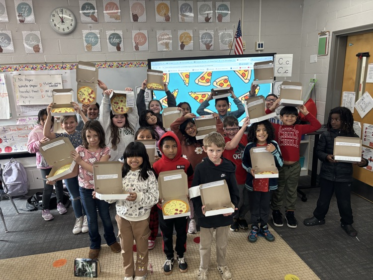 students with pizza photo 