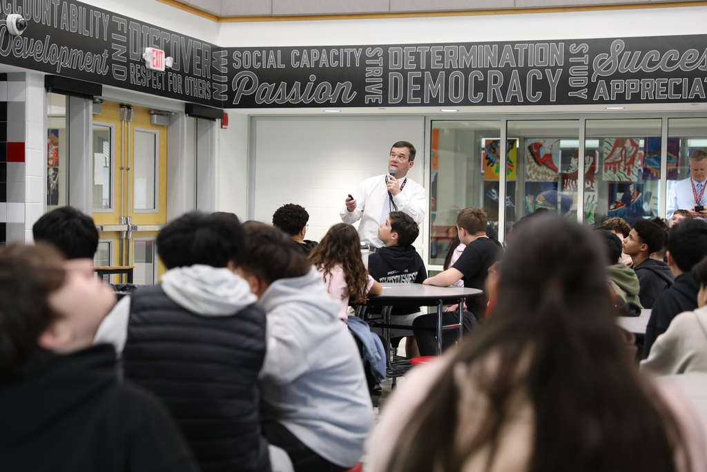 Hammond Creek Middle School Tigers recently made the trip to Dalton Junior High School for their exciting Tiger Pounce transition event! Students were welcomed by DJHS administrators and counselors, learned what makes Dalton Junior High unique, and tested their knowledge with some fun trivia.  Students also participated in Cougar Quest, exploring the campus, meeting staff, and getting a preview of life at DJHS. The afternoon wrapped up with a celebration of DJHS's Wooo Culture, a chance for students to ask questions, and of course — popsicles before heading back!  Dalton Junior High School  loved having their future Cougars on campus and can’t wait to welcome them in the fall!
