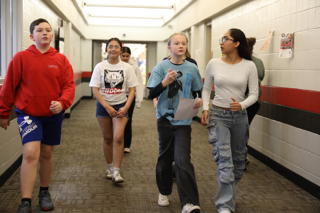 Hammond Creek Middle School Tigers recently made the trip to Dalton Junior High School for their exciting Tiger Pounce transition event! Students were welcomed by DJHS administrators and counselors, learned what makes Dalton Junior High unique, and tested their knowledge with some fun trivia.  Students also participated in Cougar Quest, exploring the campus, meeting staff, and getting a preview of life at DJHS. The afternoon wrapped up with a celebration of DJHS's Wooo Culture, a chance for students to ask questions, and of course — popsicles before heading back!  Dalton Junior High School  loved having their future Cougars on campus and can’t wait to welcome them in the fall!