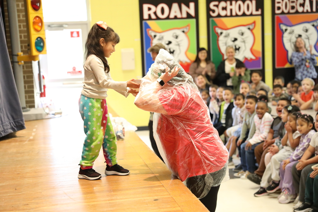 Happy Pi(e) Day! 🎉🥧 Students at Roan School had a blast celebrating Pi Day with a fun (and messy!) fundraiser. After voting for a staff member to receive a pie in the face, lucky students were drawn to do the honors. It was a sweet way to celebrate math and support a great cause!