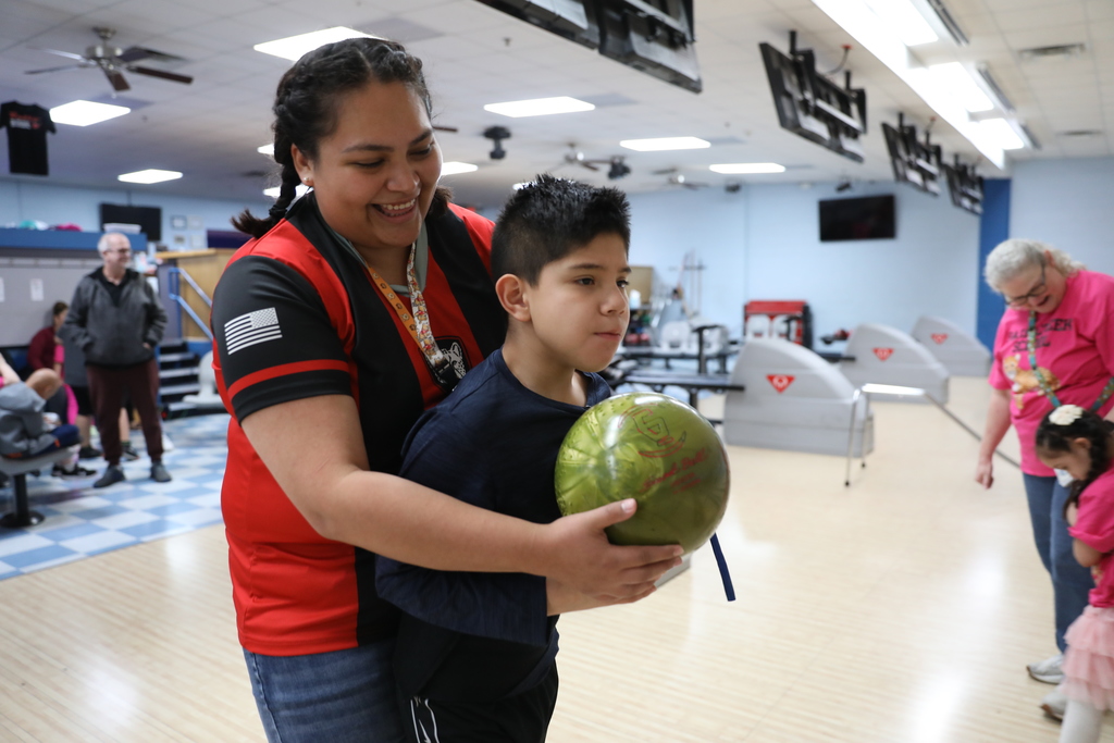 Dalton Public Schools is proud of our students who recently showcased their skills and determination through a bowling celebration! Students from Hammond Creek and Park Creek spent the day bowling together and celebrating their hard work. Your dedication, perseverance, and sportsmanship inspire us all!