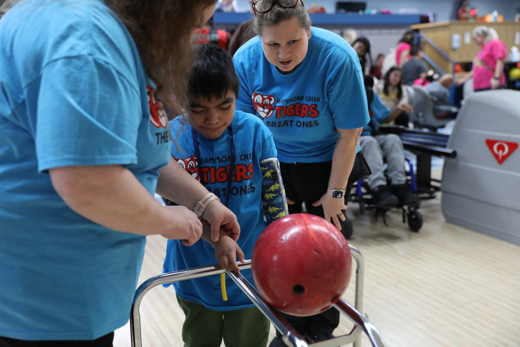 Dalton Public Schools is proud of our students who recently showcased their skills and determination through a bowling celebration! Students from Hammond Creek and Park Creek spent the day bowling together and celebrating their hard work. Your dedication, perseverance, and sportsmanship inspire us all!