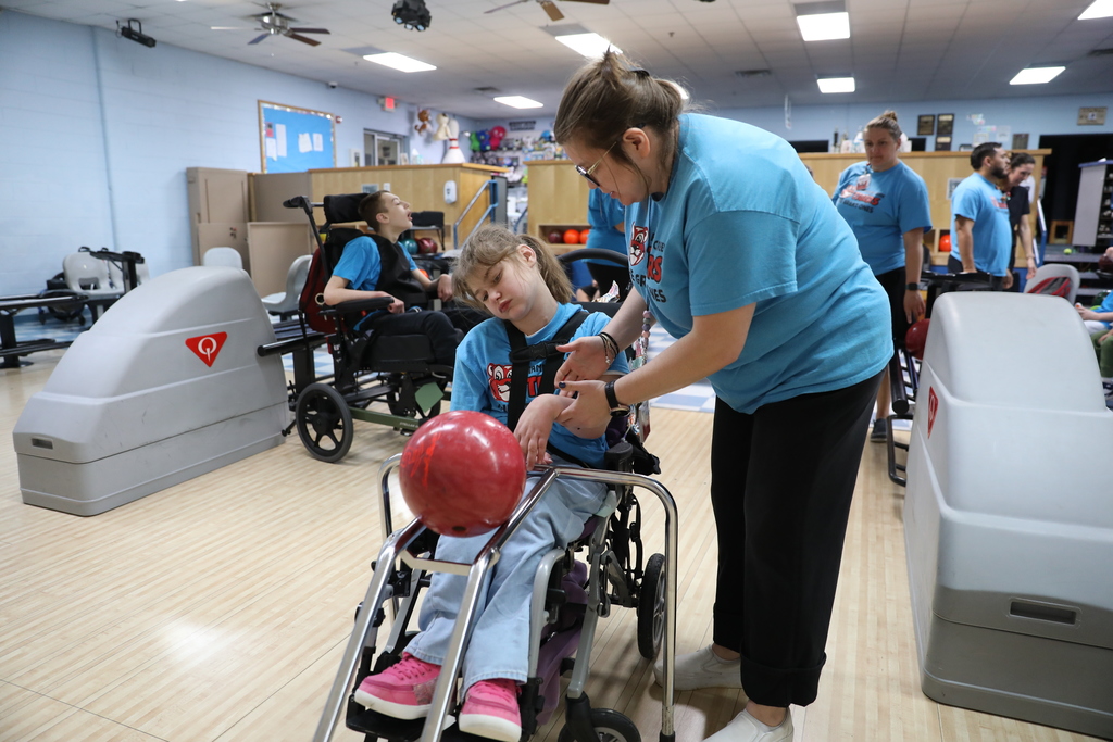 Dalton Public Schools is proud of our students who recently showcased their skills and determination through a bowling celebration! Students from Hammond Creek and Park Creek spent the day bowling together and celebrating their hard work. Your dedication, perseverance, and sportsmanship inspire us all!