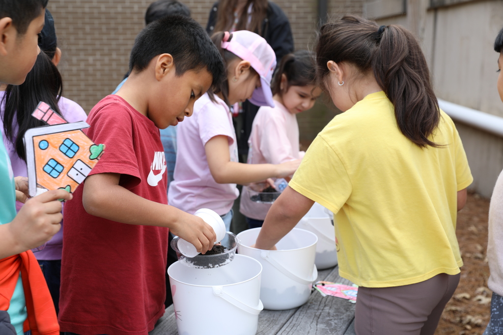 Classroom Spotlight🌟: Students in Cameron Lynch's classroom at Roan School learned about what plants need in order to grow. They discussed how plants need space, soil, water, air, and sunlight to stay healthy. Students then planted their own seeds and talked about how they will take care of them as they grow. The activity gave students a hands-on way to explore plant life and practice observing living things.