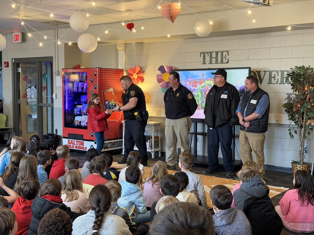 students honoring first responders