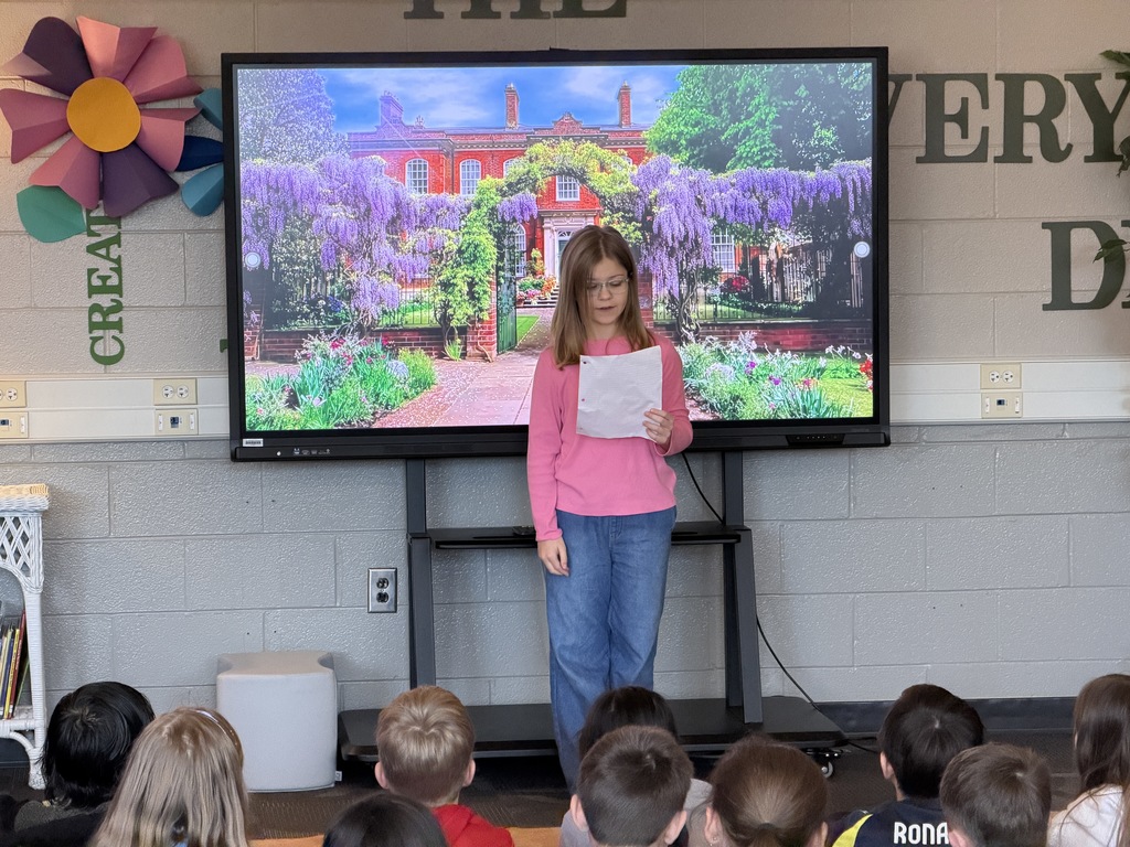 students honoring first responders