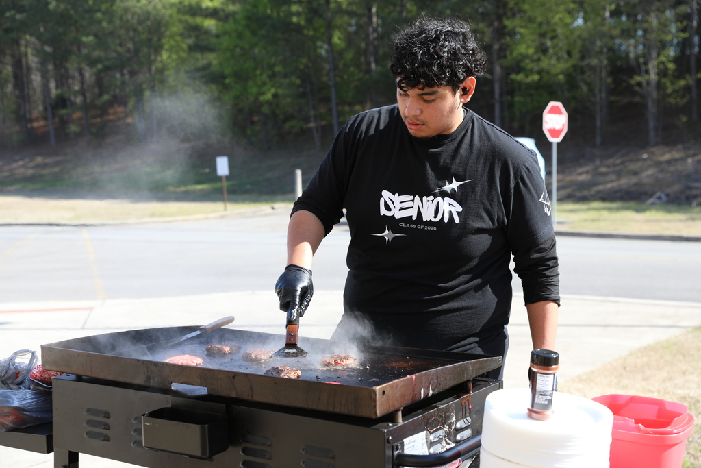 Students in the 3DE program at The Dalton Academy put their creativity and entrepreneurial mindset on display during today’s Market Square event. As part of the challenge, they designed their own businesses and products to sell, gaining hands-on, real-world experience. Many students even sold out of their items! #LearnLeadSucceed