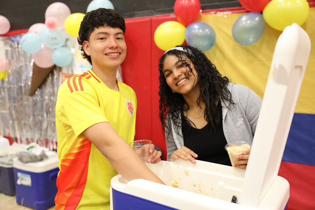 Students in the 3DE program at The Dalton Academy put their creativity and entrepreneurial mindset on display during today’s Market Square event. As part of the challenge, they designed their own businesses and products to sell, gaining hands-on, real-world experience. Many students even sold out of their items! #LearnLeadSucceed