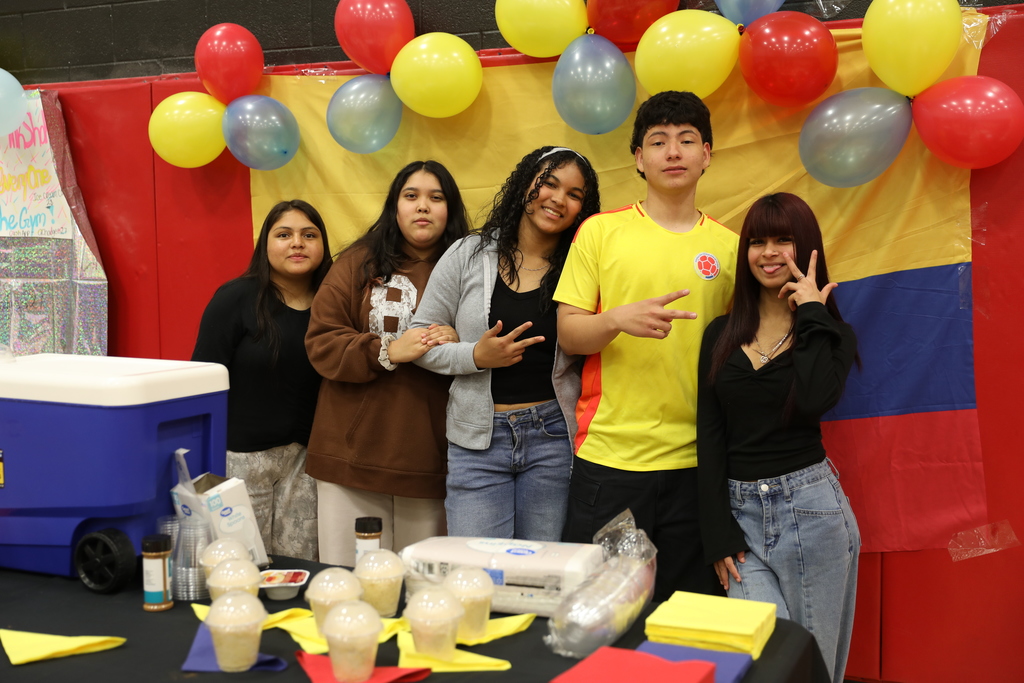 Students in the 3DE program at The Dalton Academy put their creativity and entrepreneurial mindset on display during today’s Market Square event. As part of the challenge, they designed their own businesses and products to sell, gaining hands-on, real-world experience. Many students even sold out of their items! #LearnLeadSucceed