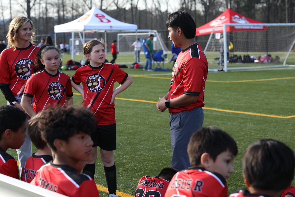 The Elementary Soccer Championship was a huge success! ⚽Students from all six elementary schools showed off their skills in an exciting competition. A big thank you to the officials, teachers, staff, and student volunteers who made this tournament possible!