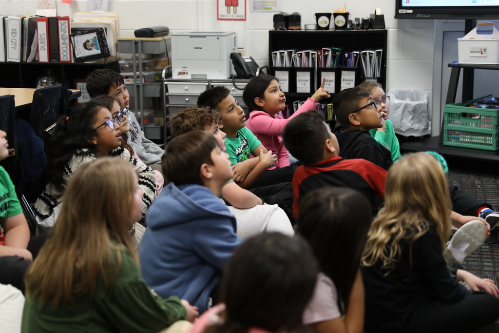 Classroom Spotlight ✨Students in Maria Rodriguez’s classroom at Westwood School are building their money skills in a fun and interactive way! Recently, they practiced identifying coins by playing a memory game, matching each coin to its value.