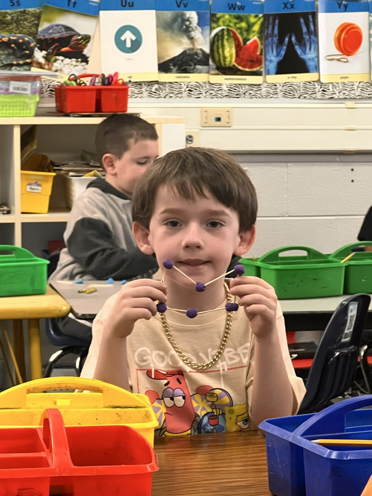 students making 3D shapes 