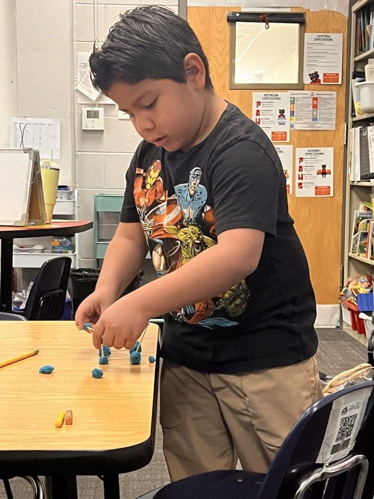 students making 3D shapes 