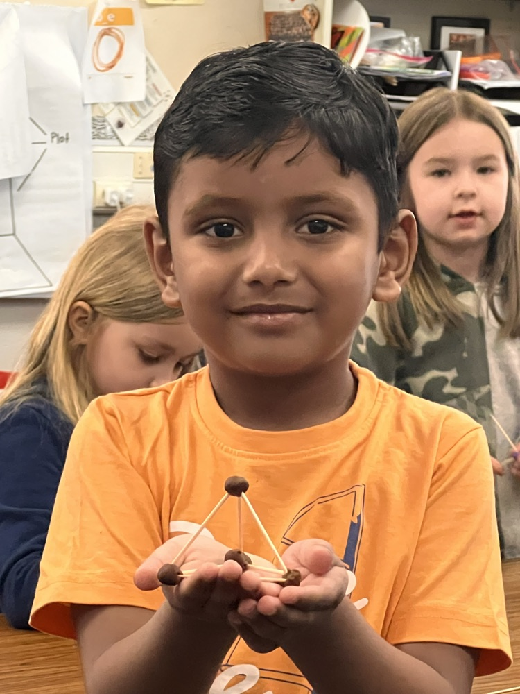 students making 3D shapes 