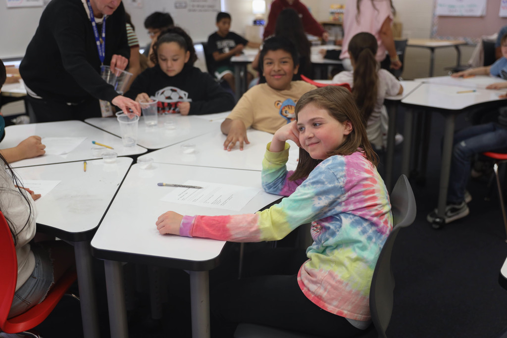 Classroom Spotlight: In Crystal Torres’ classroom at Blue Ridge School, students are diving into hands-on science by exploring different types of reactions. Through a class lab, they mixed baking soda and vinegar to observe a chemical reaction, and combined sugar and water to compare how each mixture behaved.