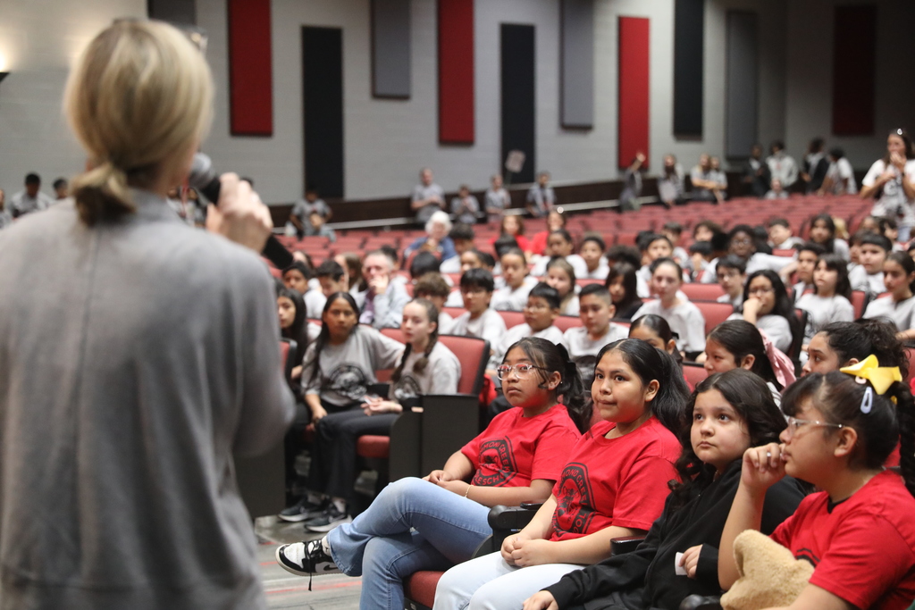 Recently, all fifth-grade students across the district visited Hammond Creek Middle School for their Tiger Tours! During their visit, students explored the campus, connected with staff and current students, discovered available courses, and got answers to their questions about middle school. Our future Tigers had an amazing time learning, exploring, and making new friends!