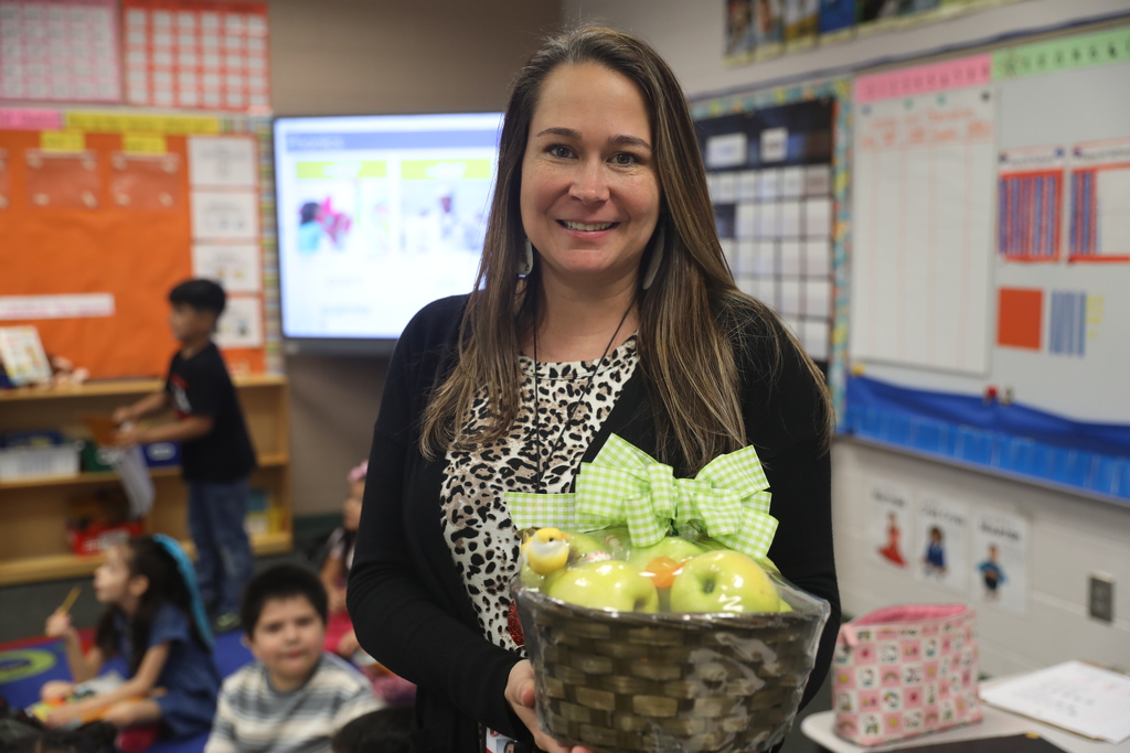 Dalton Public Schools proudly congratulates Park Creek School teacher Kassie Dockery on being named a WDEF News 12 Now Golden Apple Award winner! 🍎 The Golden Apple Award recognizes outstanding educators who go above and beyond to make a lasting impact on their students, schools, and communities. Mrs. Dockery embodies this honor through her dedication, passion, and commitment to creating a supportive and engaging learning environment. Her ability to inspire, connect, and uplift her students truly sets her apart as an exceptional educator. We are so proud to have Mrs. Dockery as part of the Dalton Public Schools family! Be sure to tune in to WDEF News 12 Now next Tuesday at 7:00 PM and 11:00 PM to see her featured segment and celebrate this well-deserved recognition. 👏