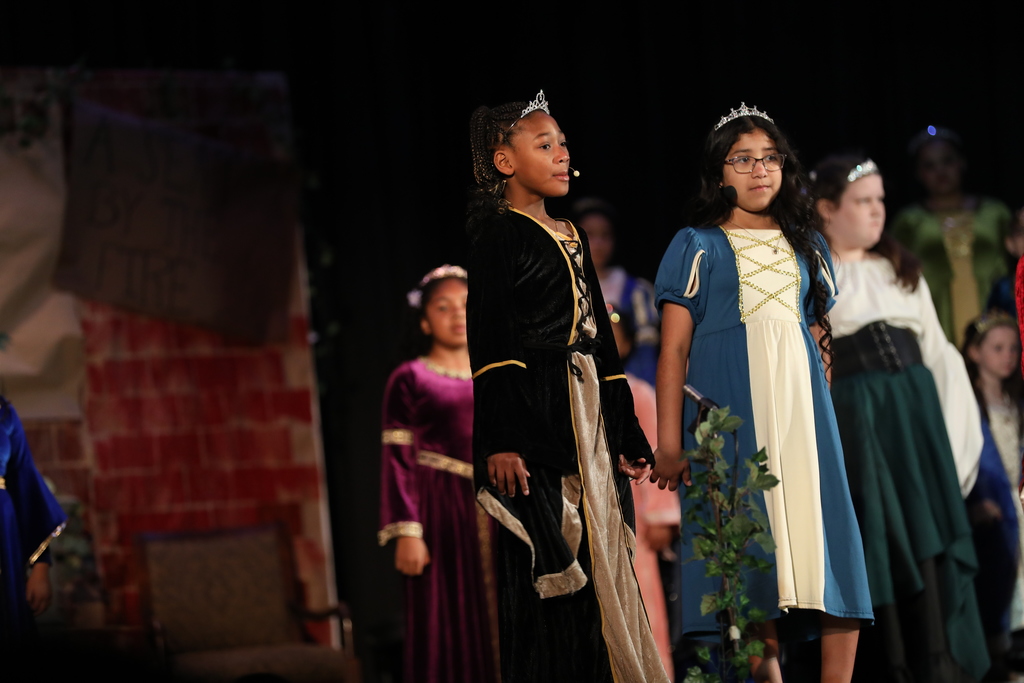 City Park School recently brought imagination to life with their performance of "Imagine a Dragon!" 🐉✨  The story follows a group of innkeepers trying to save the Dancing Dragon Inn by spreading rumors of a dragon’s return—only to attract fame-seeking heroes and an army of princesses. Along the way, the production explores themes of honesty, imagination, and bravery.  We are proud of the students, teachers, and staff who worked hard to bring this production to life. Thank you to everyone involved for a wonderful performance!