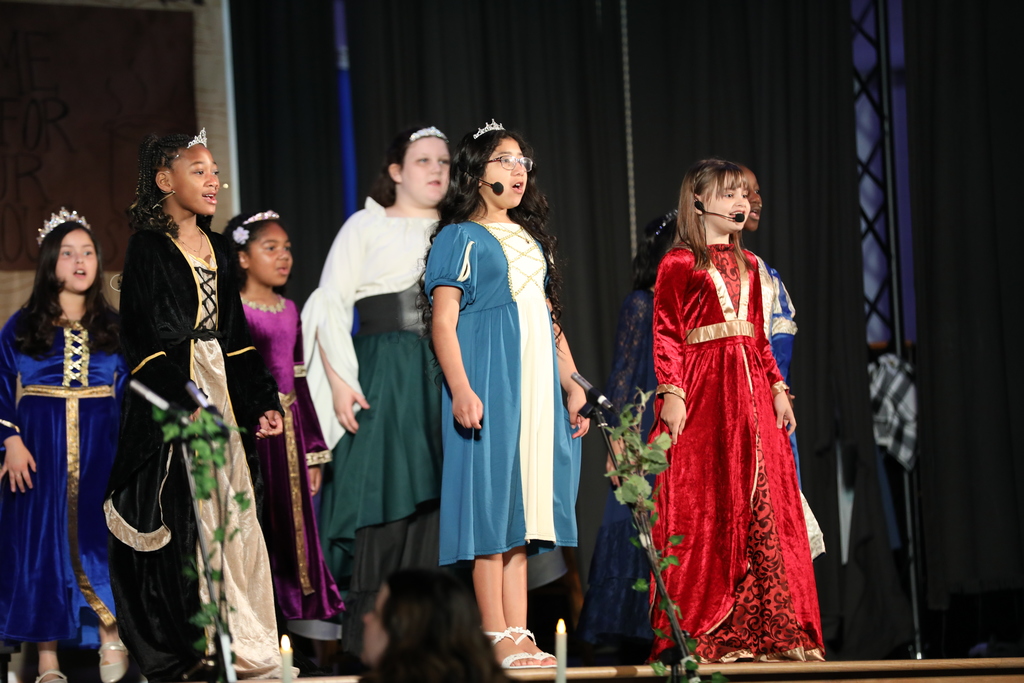 City Park School recently brought imagination to life with their performance of "Imagine a Dragon!" 🐉✨  The story follows a group of innkeepers trying to save the Dancing Dragon Inn by spreading rumors of a dragon’s return—only to attract fame-seeking heroes and an army of princesses. Along the way, the production explores themes of honesty, imagination, and bravery.  We are proud of the students, teachers, and staff who worked hard to bring this production to life. Thank you to everyone involved for a wonderful performance!