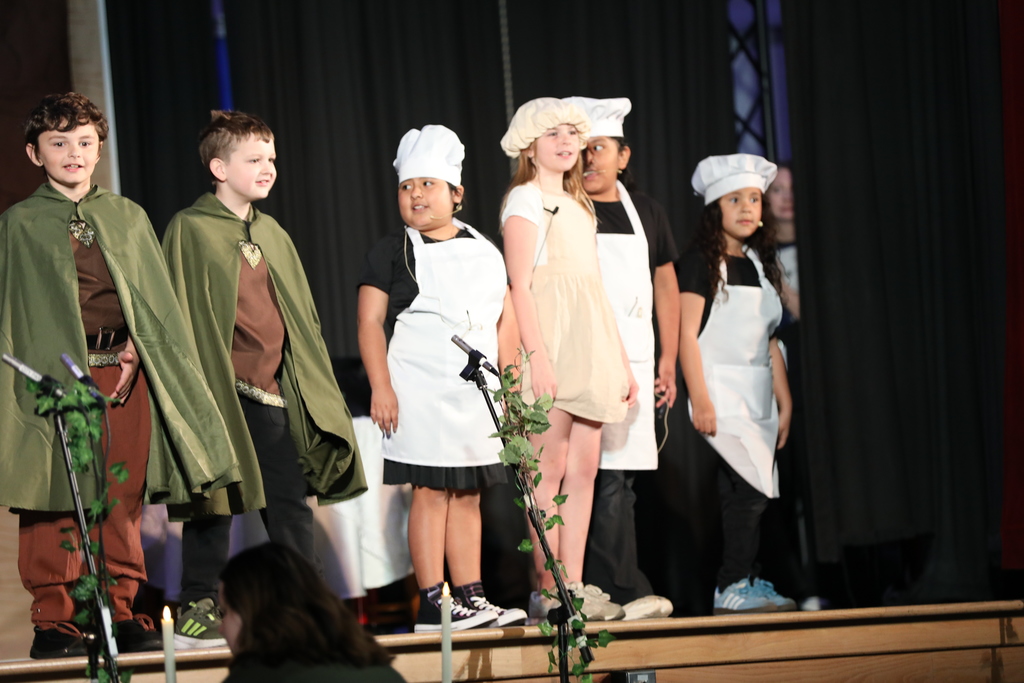 Imagine a Dragon School Play Castmembers