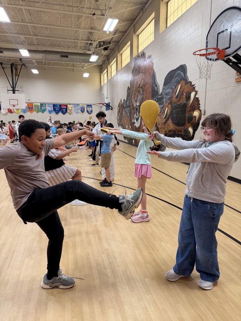 kids doing martial arts